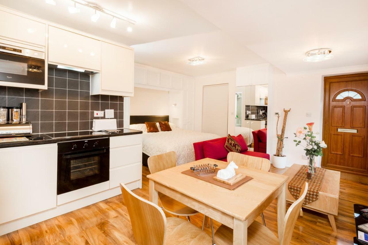 Henley-On-Thames Studio Apartment Екстериор снимка